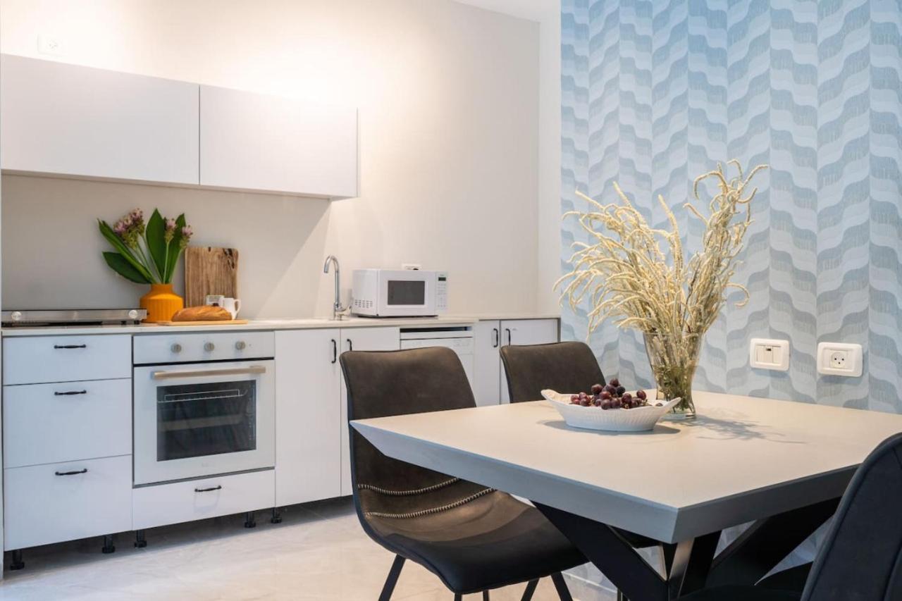 Tranquil Stay Near The Beach By Sea N' Rent Nahariya Exteriör bild